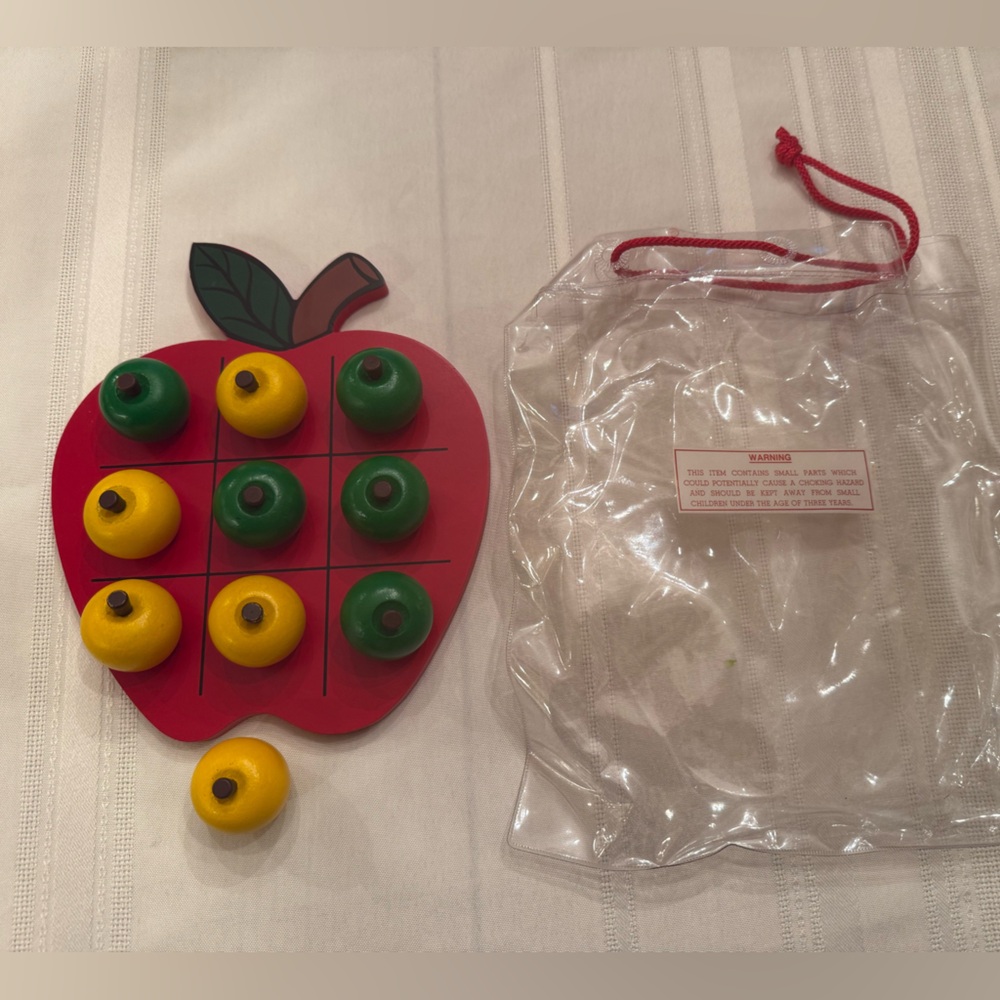 NIB Vintage Wooden Apple Tic-Tac-Toe Game